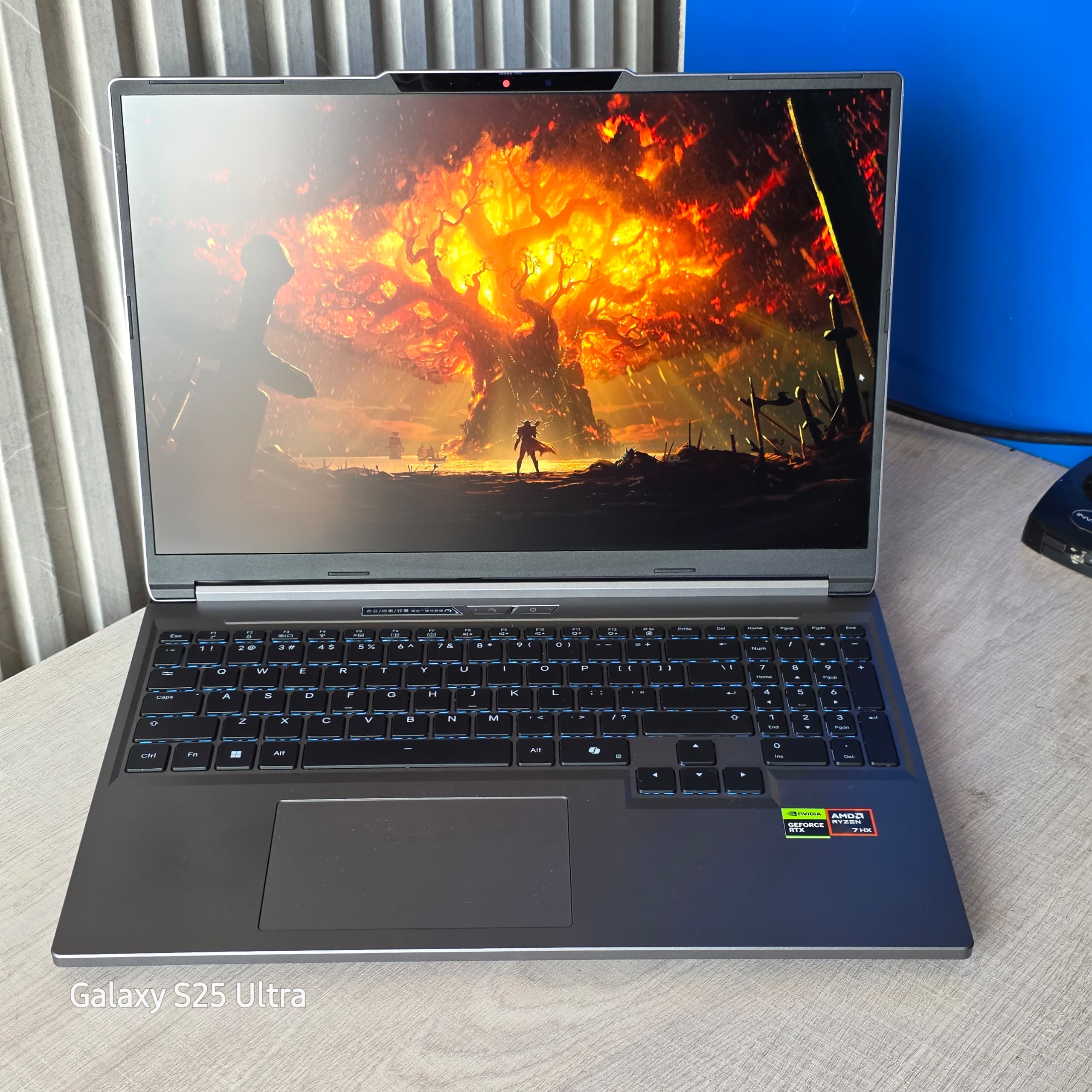 MECHREVO 15 Gaming/Workstation Laptop Ryzen 7-8840HX (15th gen) 1tb ssd 16gig ddr5 ram 16 inch QHD 180hz IPS Display Radeon 860M Graphics Nvidia Rtx 5060 8gig Graphics Card