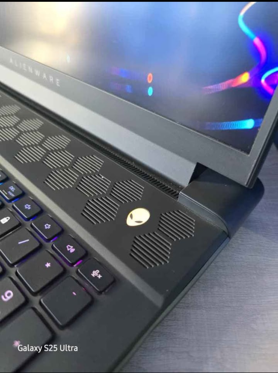 ALIENWARE M18 R1 RTX 4090 GAMING/WORKSTATION LAPTOP   Core i9-13980HX 5.6ghz Processor @24 cores 32 threads 64 gig ddr5 ram 1tb nvme ssd 18 inch FHD+ IPS 480hz Display 480hz Refresh Rate Full RGB Backlit  Keyboard Intel UHD Graphics Nvidia Rtx 4090 16gig graphics card Usb 3.2 Wifi 7 Bluetooth HDMI H thumbnail