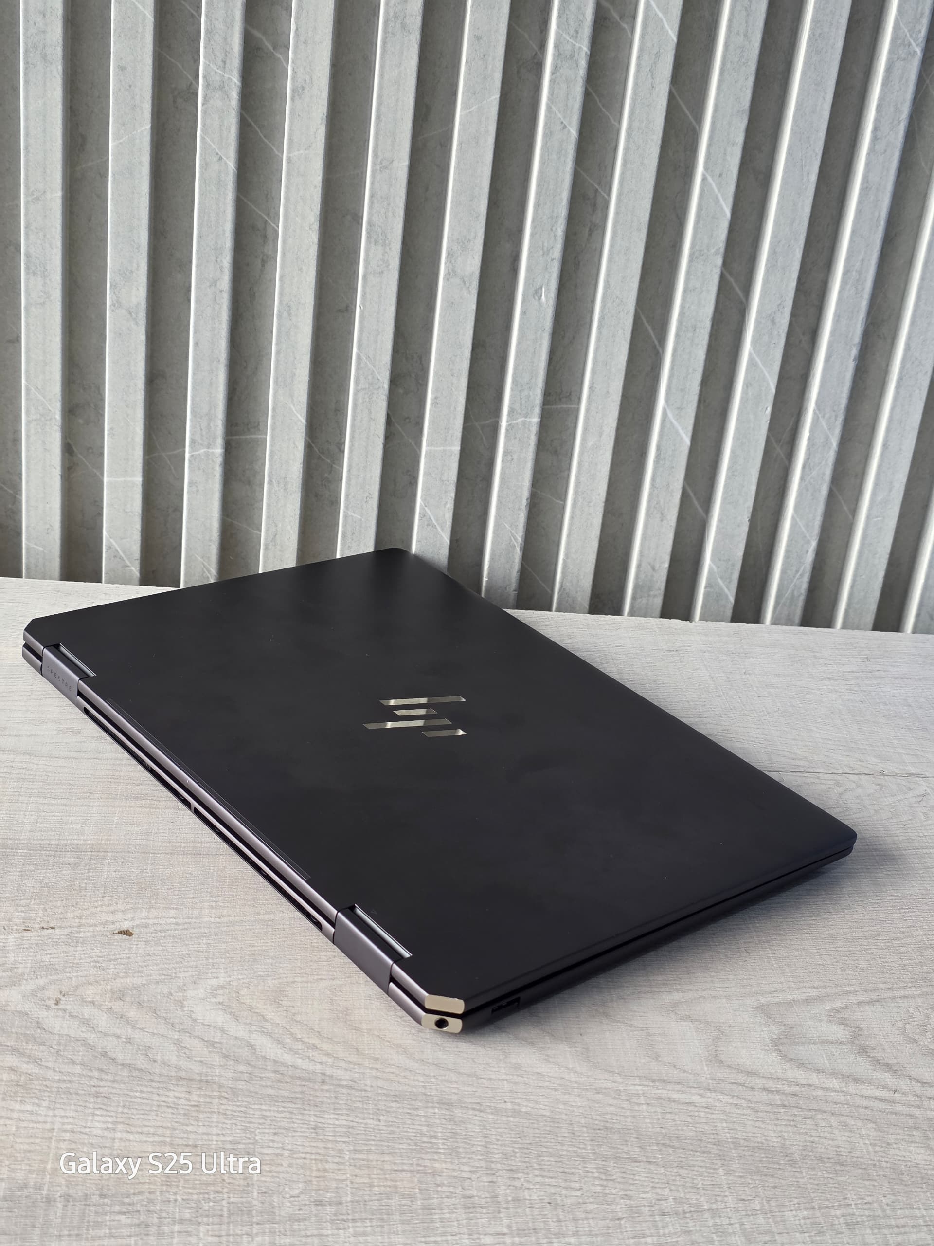 HP Spectre Oled Touchscreen Ultrabook   Core Ultra 7-155H 32gig ddr5 ram 512gig Solid state drive Intel Arc Graphics 13 inch 3k 120hz Oled Touchscreen Display thumbnail