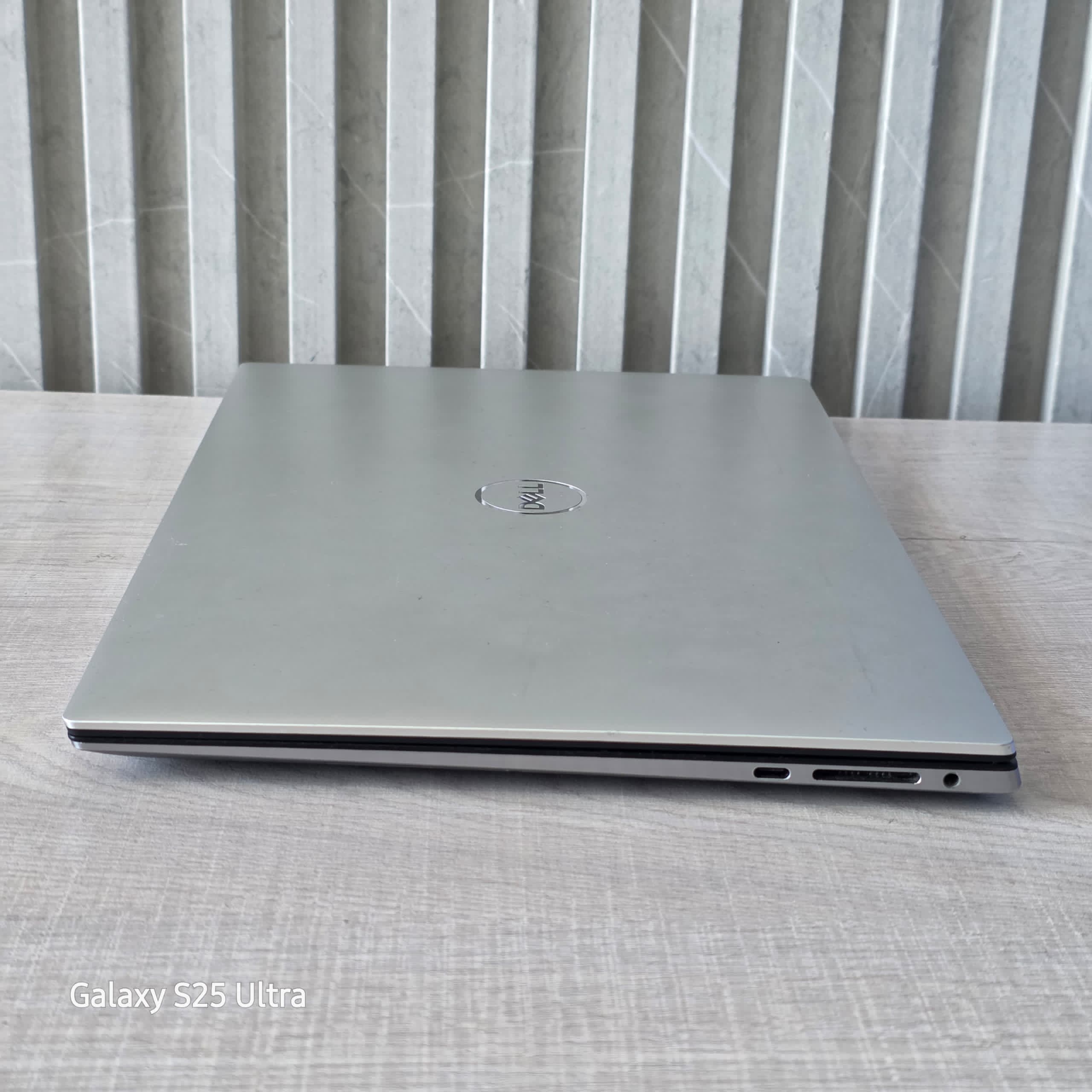 Dell Precision 5560 11th Gen Touchscreen Workstation Ultrabook   Core i7-11850H @ 2.6ghz up to 4.6ghz ( 16gig ram 512gig ssd nvme ssd (supports 2 nvme drives) 15.6 inch 4K UHD+ Touchscreen Infinity Edge display Nvidia T1200 4gig dedicated thumbnail