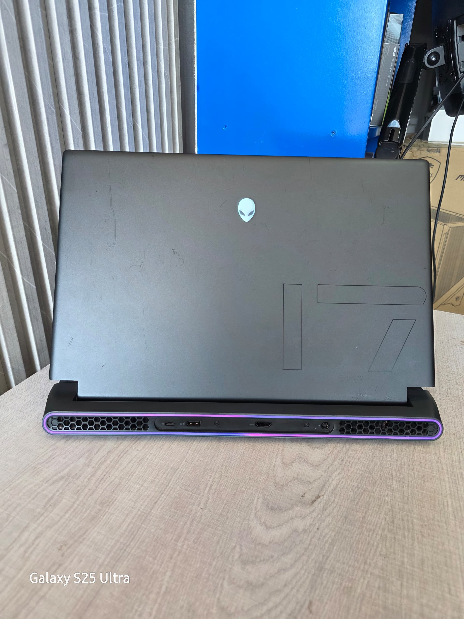 ALIENWARE M17 R5 AMD RTX 3070ti GAMING/WORKSTATION LAPTOP thumbnail