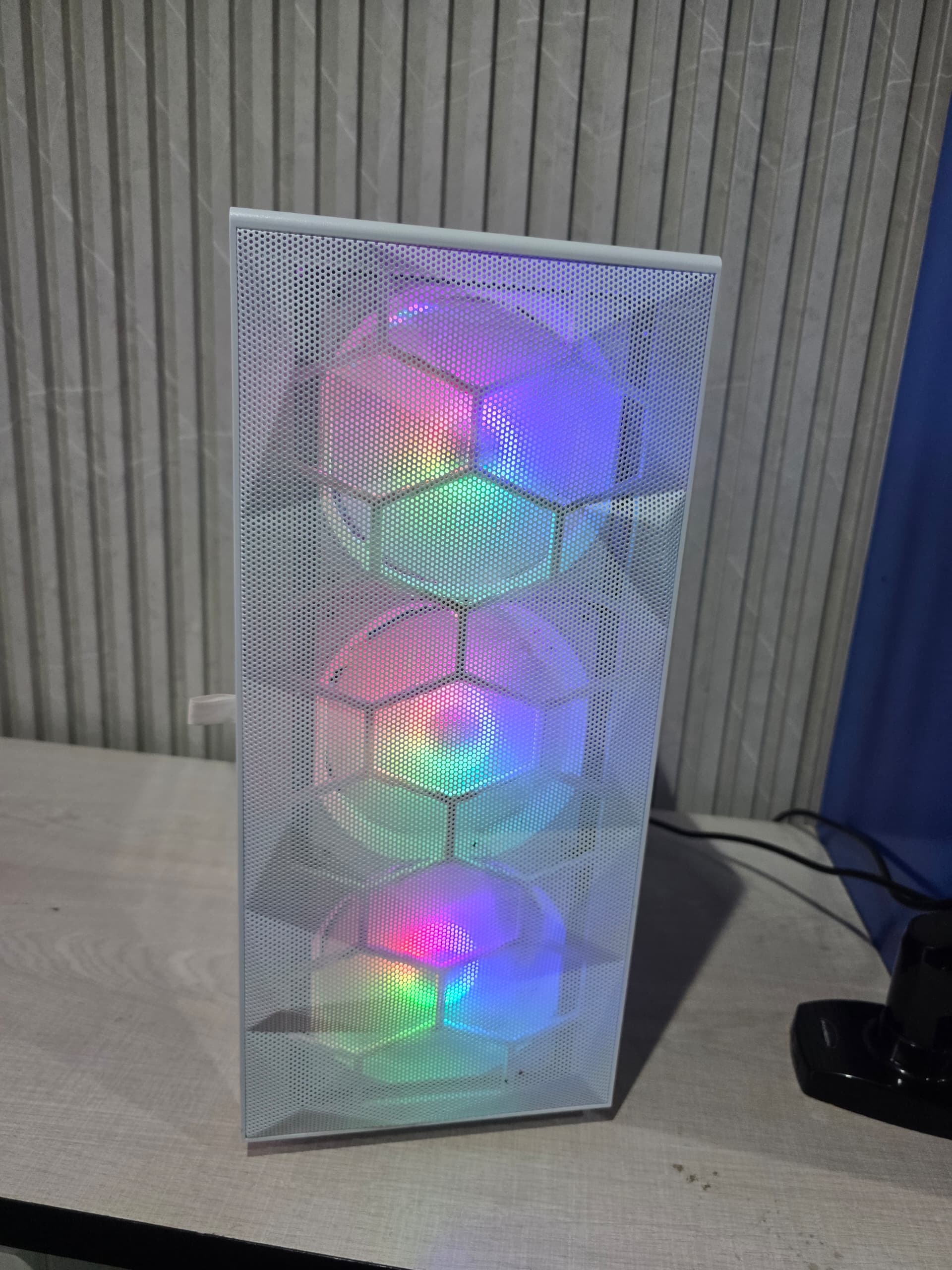 Ryzen 5 3600 16gig ram 512gig ssd Nvidia Rtx 3050 6gig Graphics  Card Gaming Case Gaming PSU thumbnail