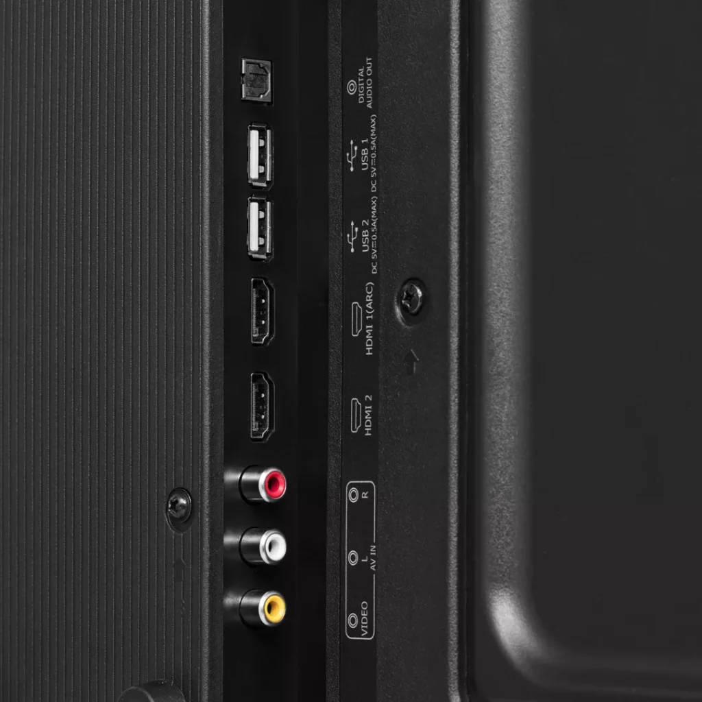 Hisense 32" smart TV thumbnail