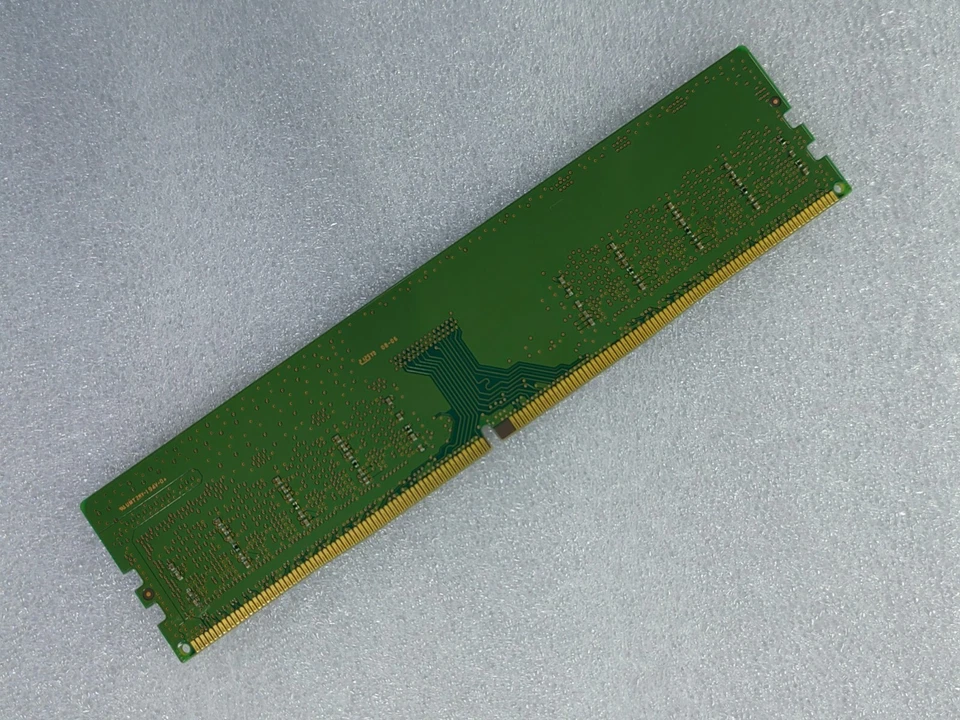 Samsung 16GB DDR4 3200 1Rx8 PC4-3200AA-UA3 PC4-25600 288pin Desktop DIMM RAM thumbnail