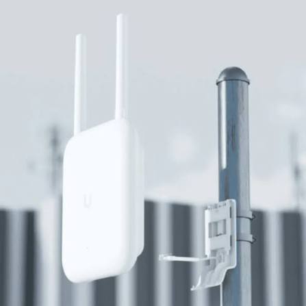 Ubiquiti U7 Outdoor Review: High-Performance WiFi 7 for Outdoor Connectivity